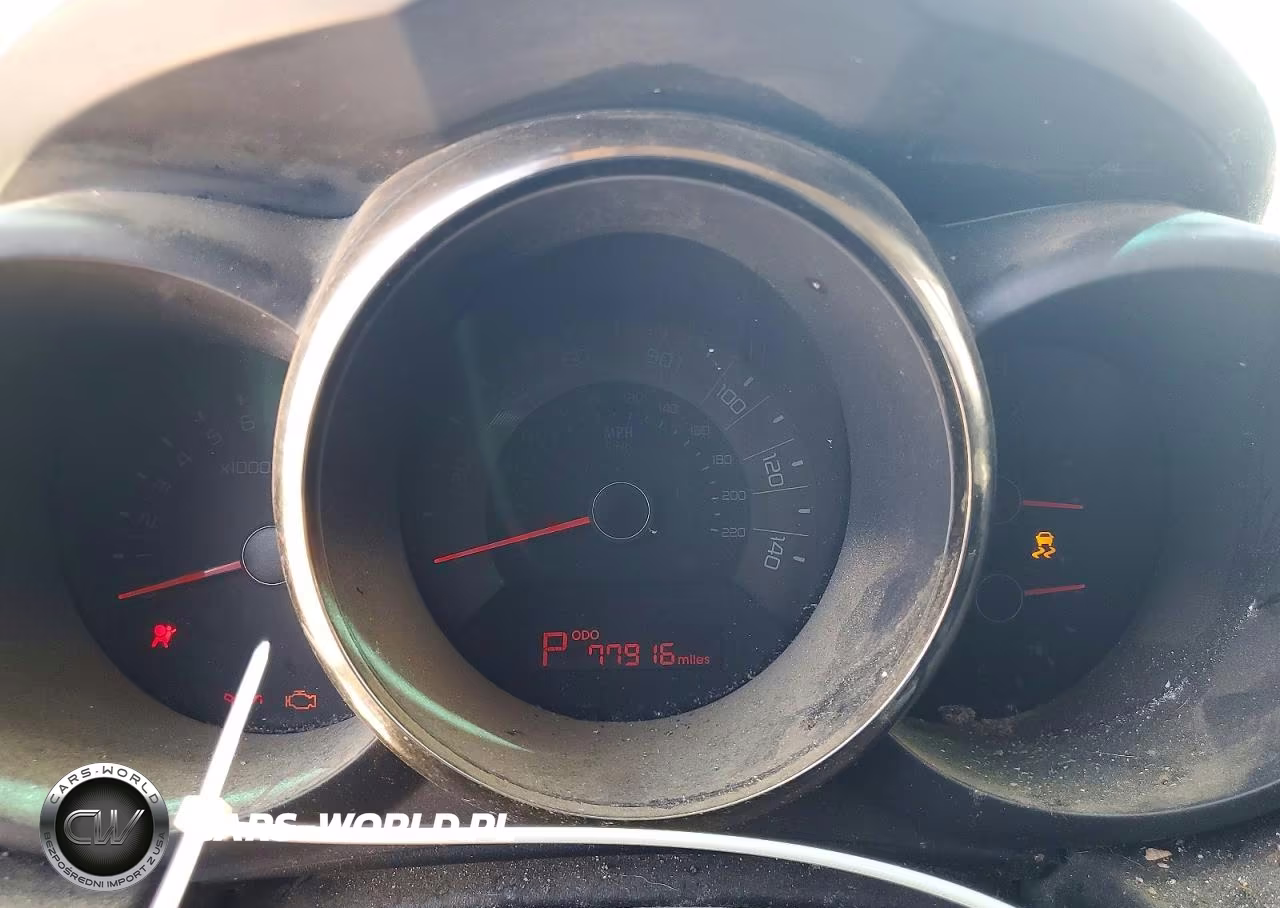 2011 Kia Soul + VIN:KNDJT2A27B7727119 - 9