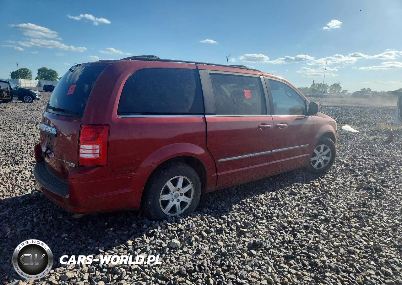 2010 Chrysler Town & Country Touring VIN:2A4RR5D10AR245735 - 3