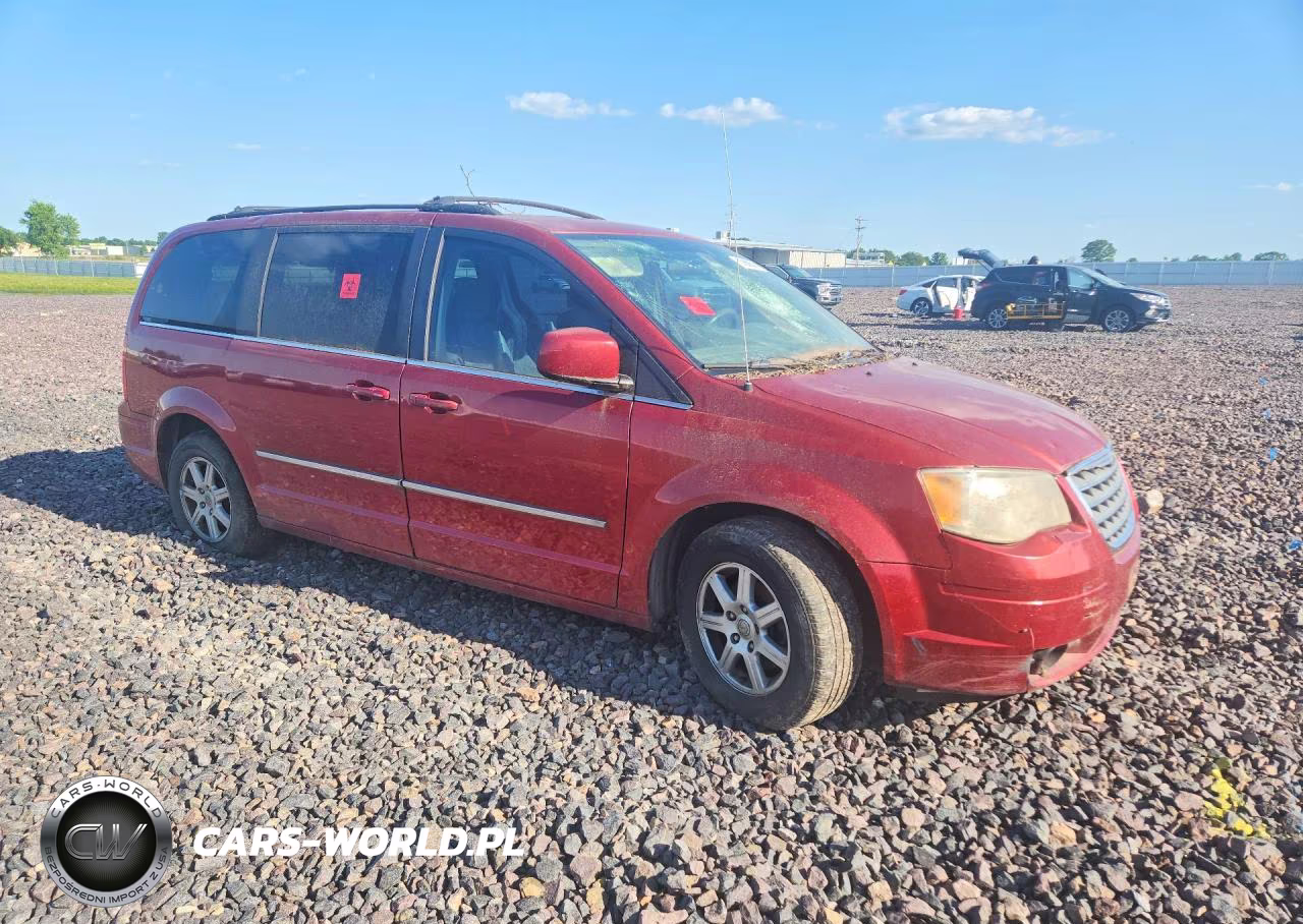 2010 Chrysler Town & Country Touring VIN:2A4RR5D10AR245735 - 4