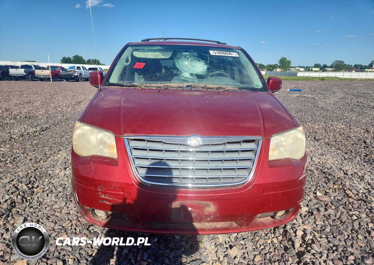2010 Chrysler Town & Country Touring VIN:2A4RR5D10AR245735 - 5