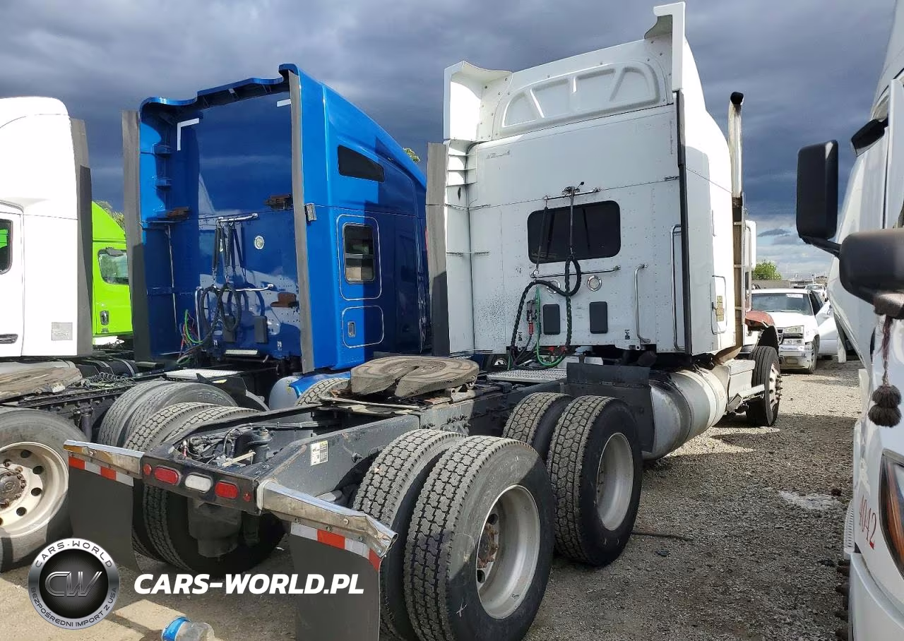 2020 Peterbilt 579 VIN:1XPBD49X7LD704843 - 4