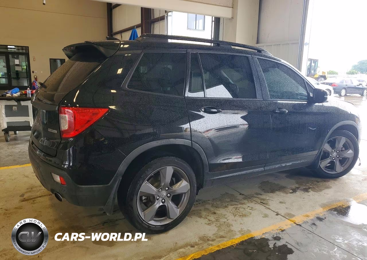 2020 Honda Passport Touring VIN:5FNYF7H92LB004991 - 3