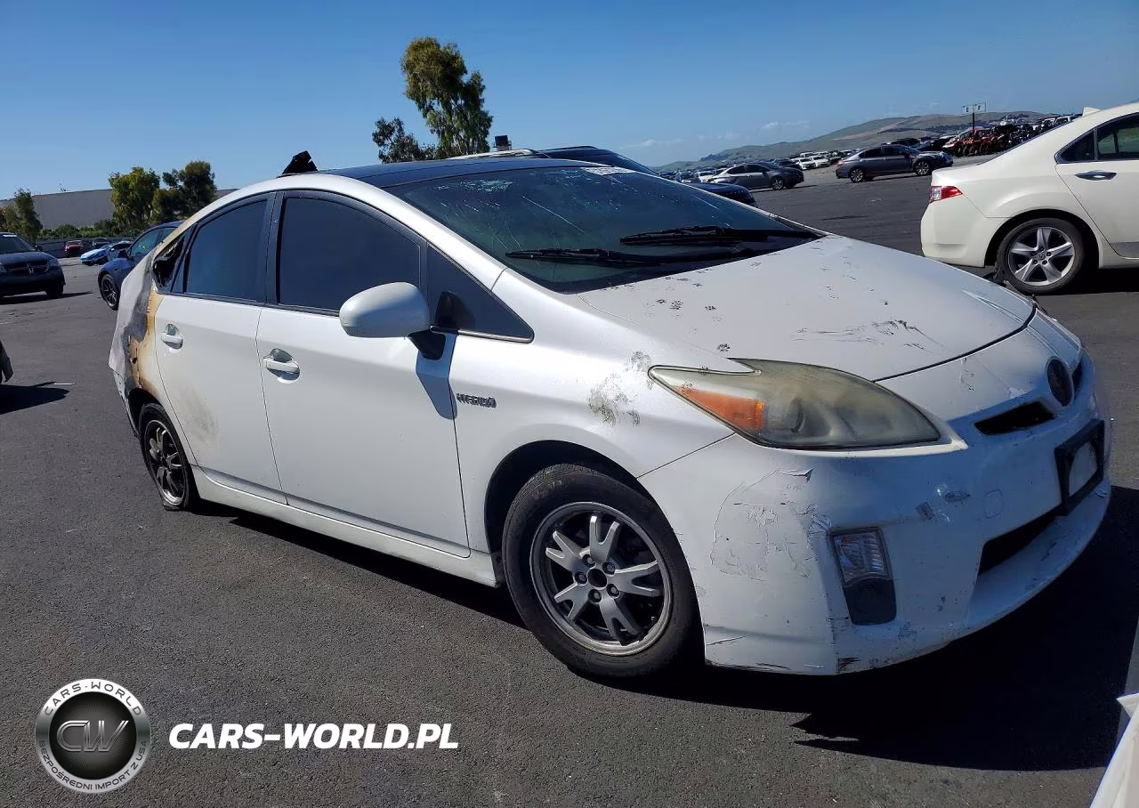 2011 Toyota Prius Four VIN:JTDKN3DU3B0251512 - 4