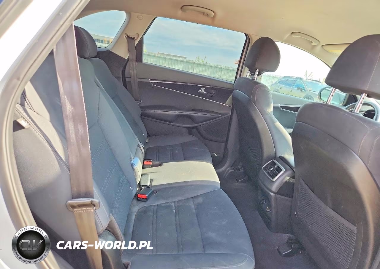 2018 Kia Sorento Lx VIN:5XYPG4A39JG420667 - 11