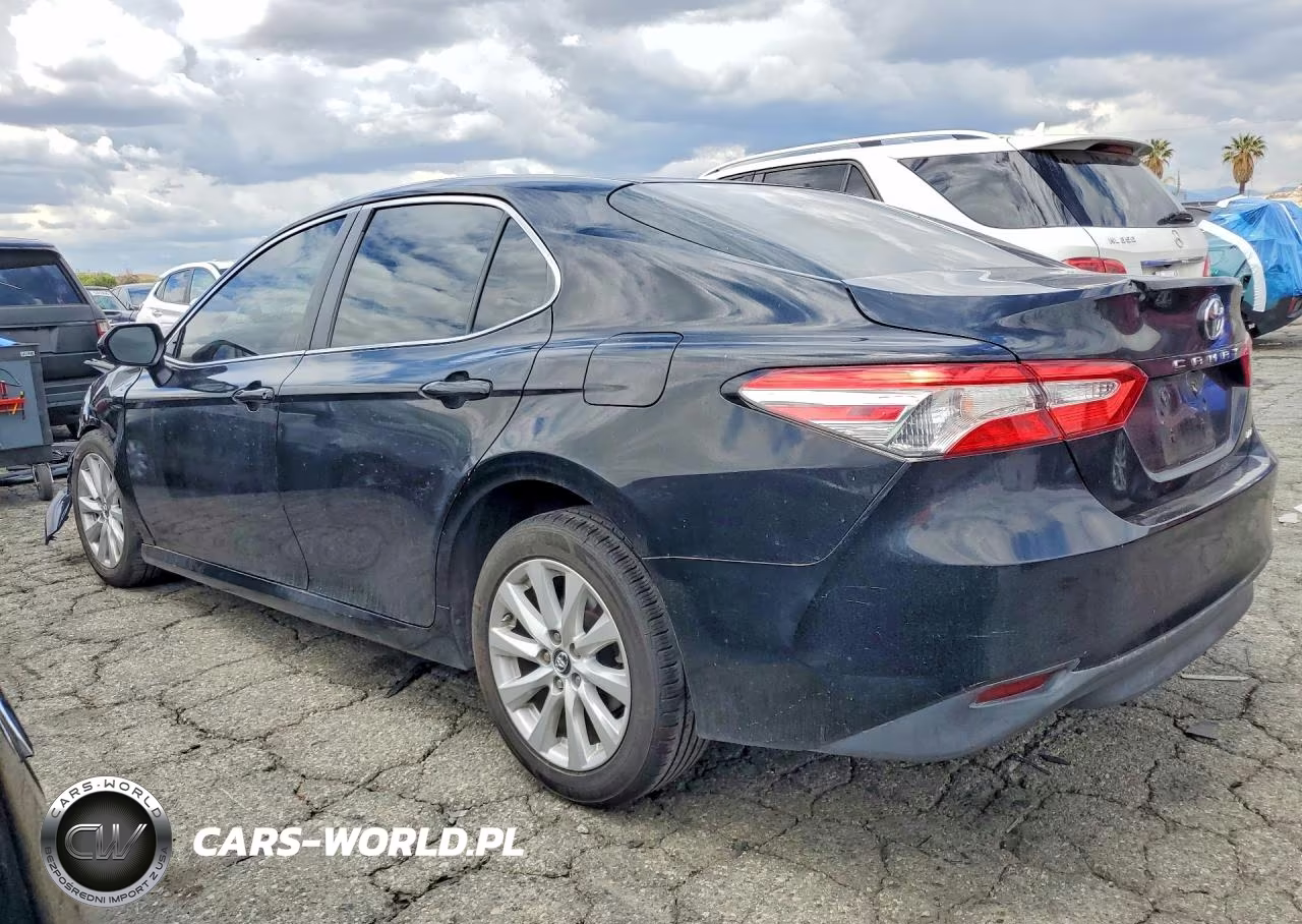 2018 Toyota Camry Le VIN:4T1B11HK9JU566536 - 2