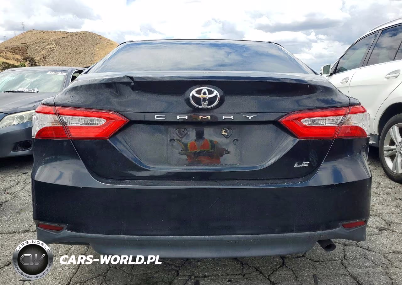 2018 Toyota Camry Le VIN:4T1B11HK9JU566536 - 6