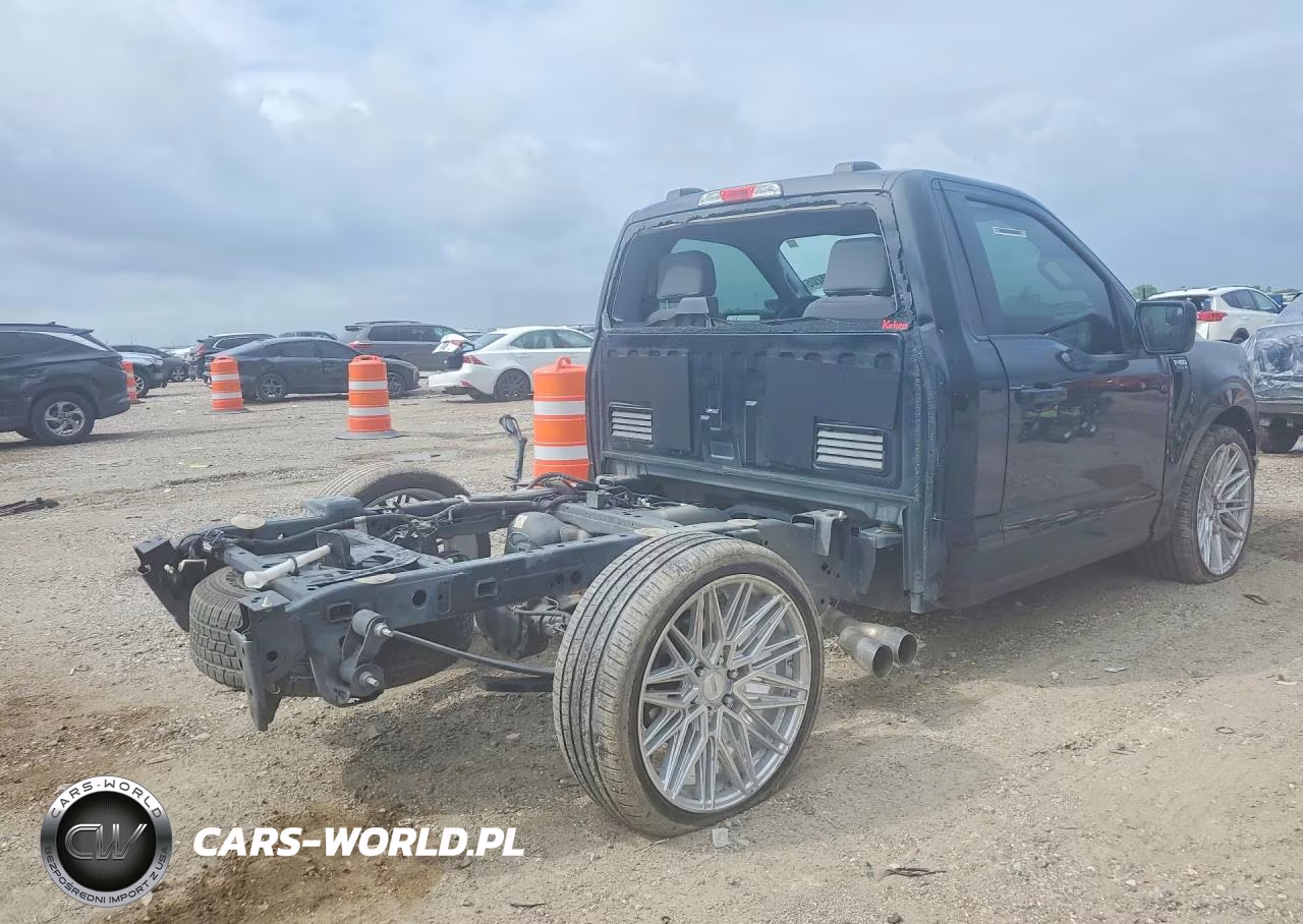 2023 Ford F150 VIN:1FTMF1C55PKF71253 - 3