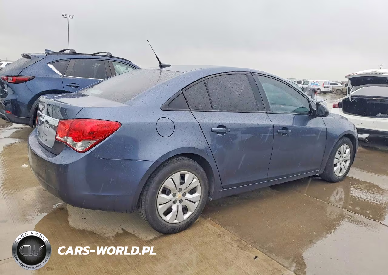 2014 Chevrolet Cruze Ls VIN:1G1PA5SH7E7316398 - 3