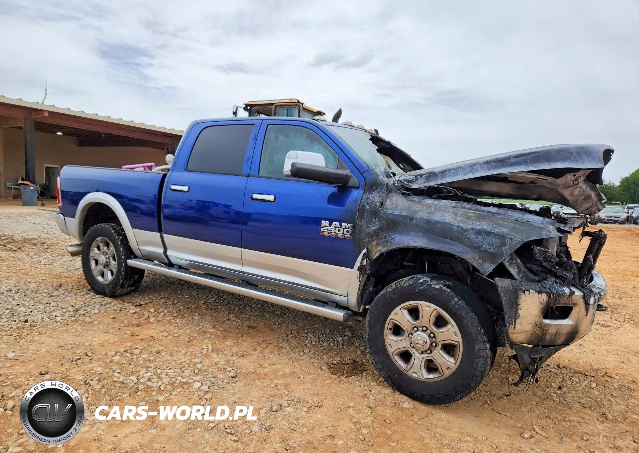 2014 Ram 2500 Laramie VIN:3C6UR5FL1EG155303 - 4