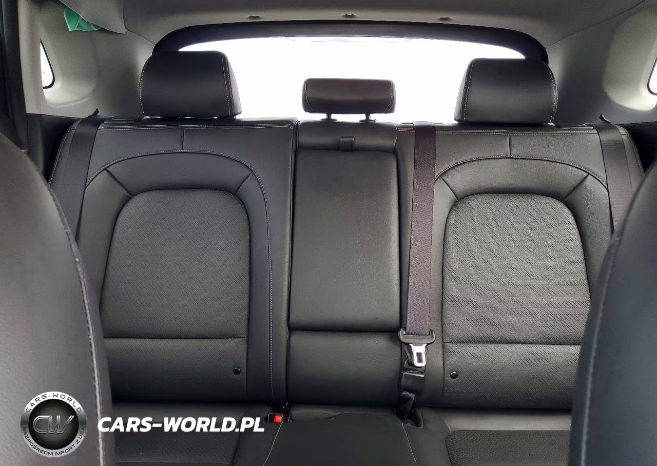 2020 Hyundai Kona Ultimate VIN:KM8K53A5XLU529440 - 10
