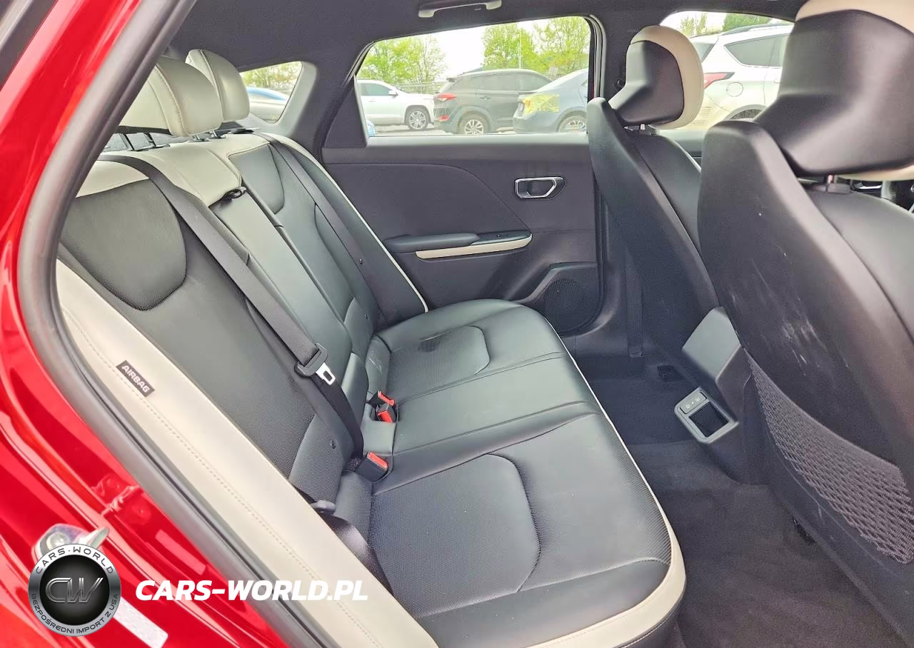 2025 Kia K4 Gt Line VIN:3KPFW4DE7SE250657 - 10