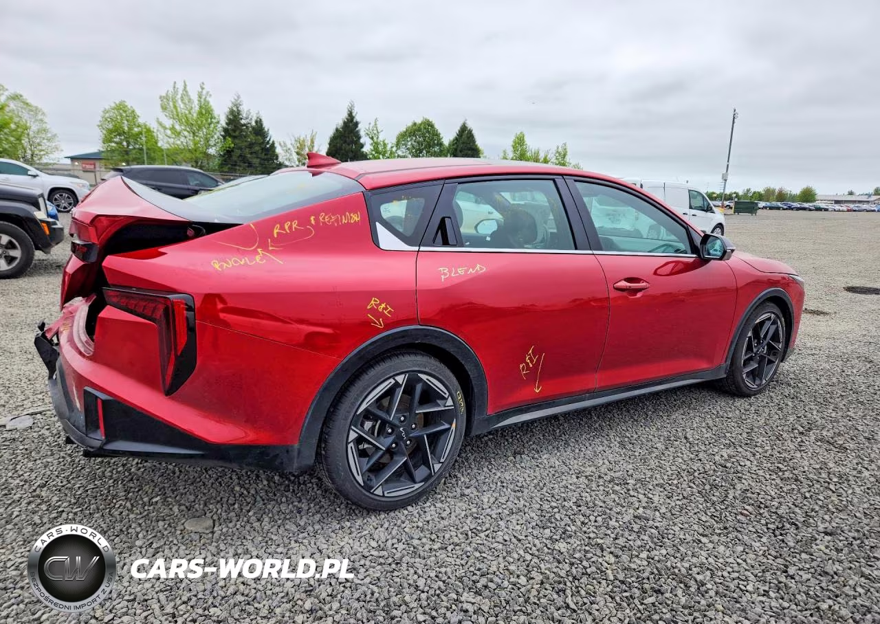 2025 Kia K4 Gt Line VIN:3KPFW4DE7SE250657 - 3