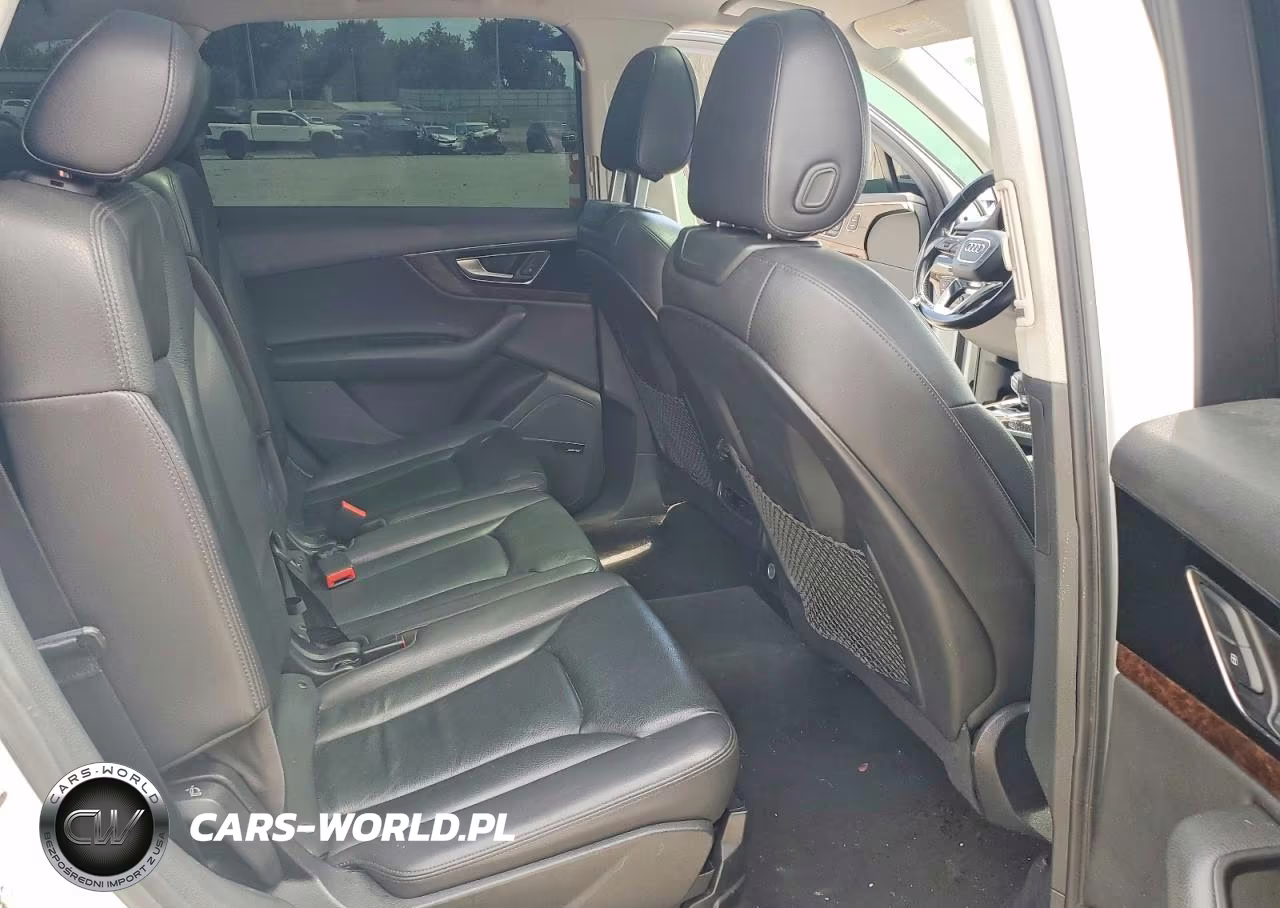 2018 Audi Q7 Premium Plus VIN:WA1LAAF74JD034967 - 11