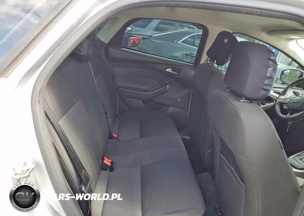 2016 Ford Focus Se VIN:1FADP3F25GL205304 - 10