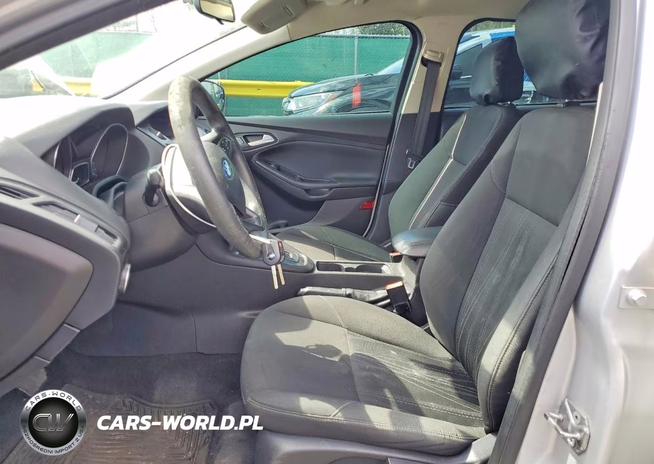 2016 Ford Focus Se VIN:1FADP3F25GL205304 - 7