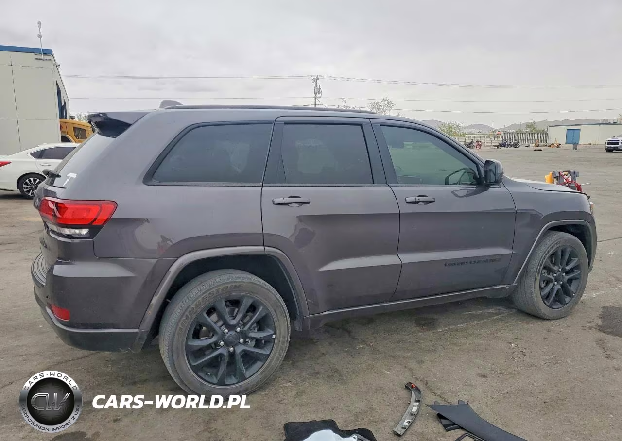2021 Jeep Grand Cherokee Laredo VIN:1C4RJEAG0MC785007 - 3