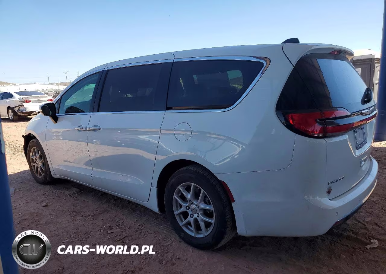 2023 Chrysler Pacifica Touring L VIN:2C4RC1BG3PR586353 - 2