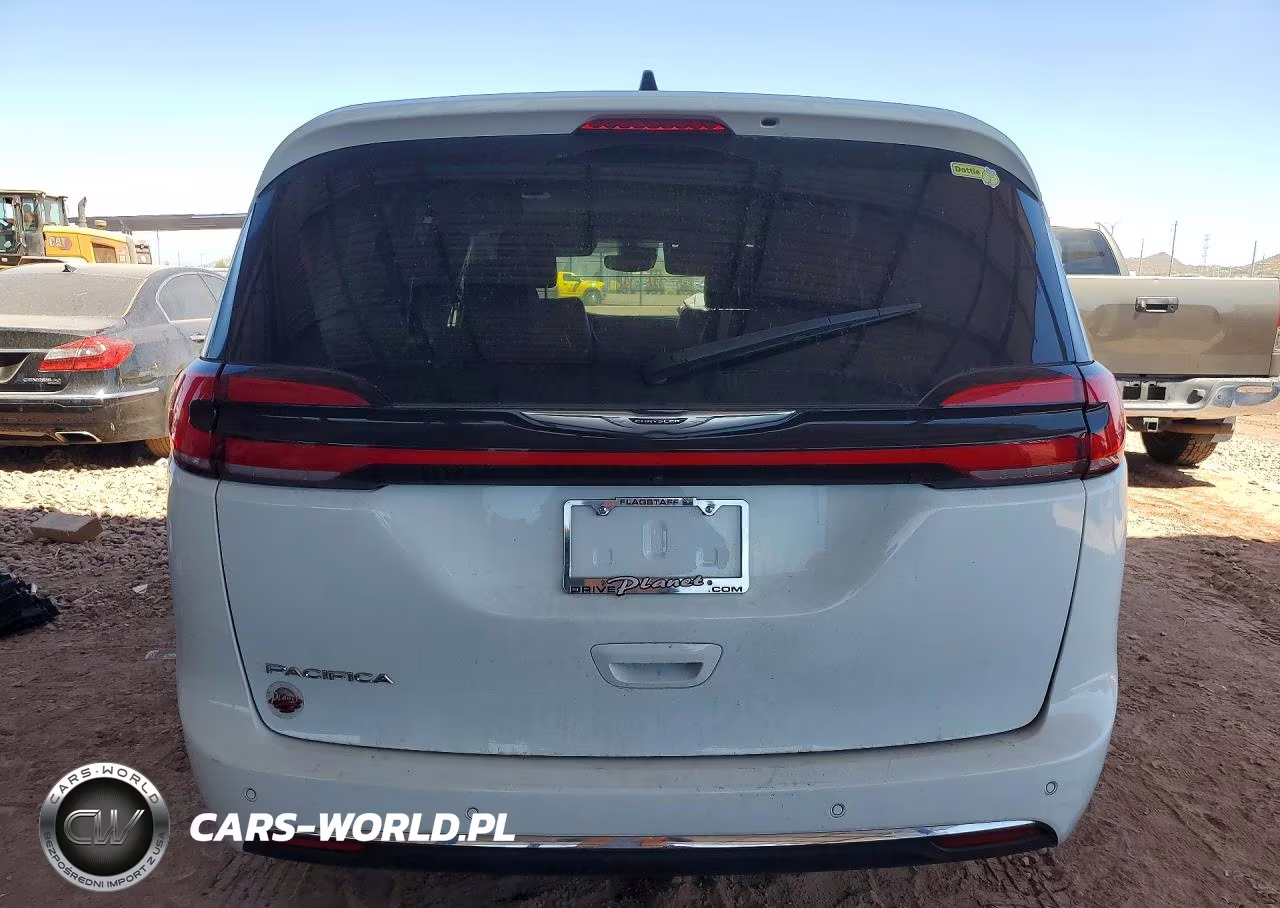 2023 Chrysler Pacifica Touring L VIN:2C4RC1BG3PR586353 - 6
