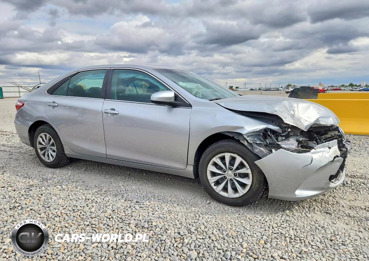 2015 Toyota Camry Le VIN:4T4BF1FK1FR498587 - 4