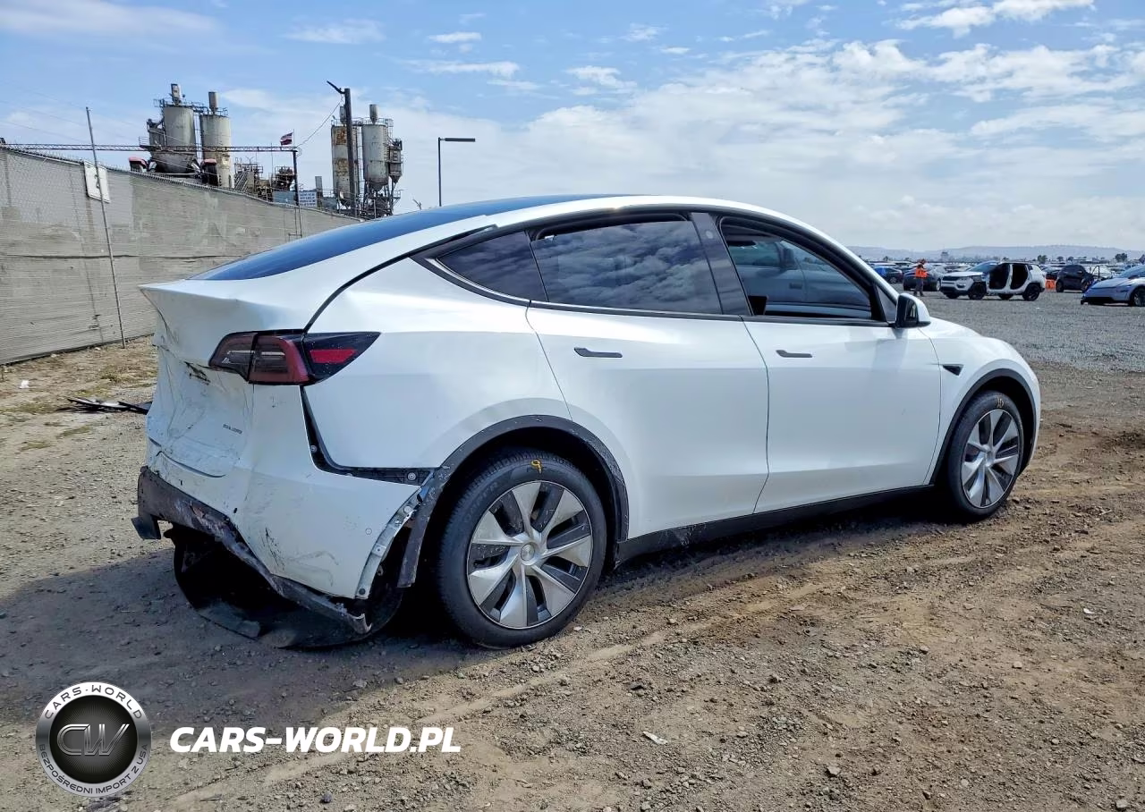 2022 Tesla Model Y VIN:7SAYGAEE7NF466917 - 3