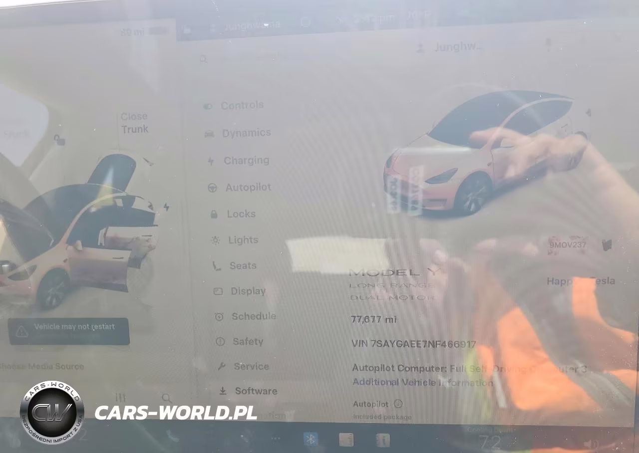 2022 Tesla Model Y VIN:7SAYGAEE7NF466917 - 9