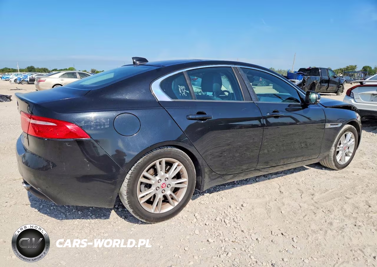 2017 Jaguar Xe Premium VIN:SAJAD4BG4HA975487 - 3