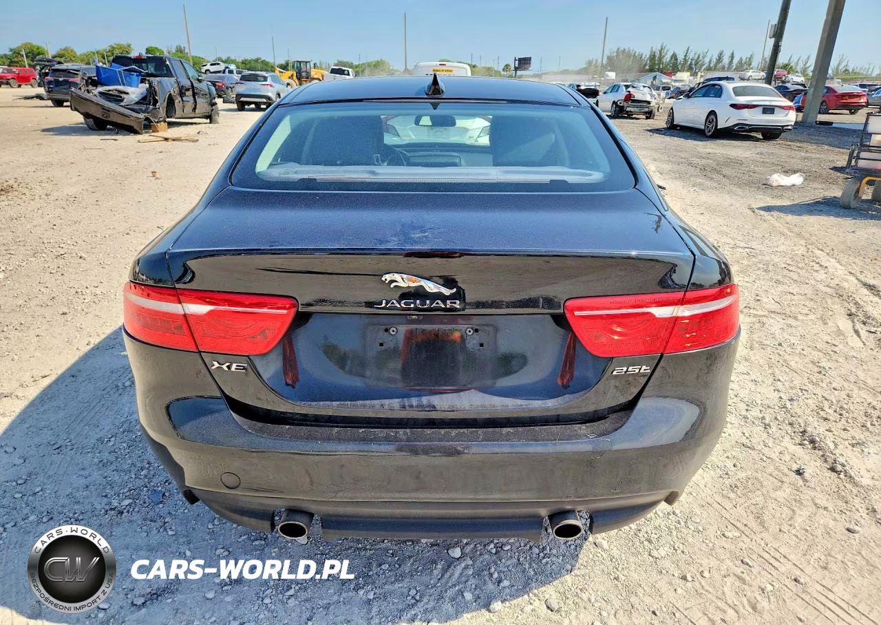 2017 Jaguar Xe Premium VIN:SAJAD4BG4HA975487 - 6