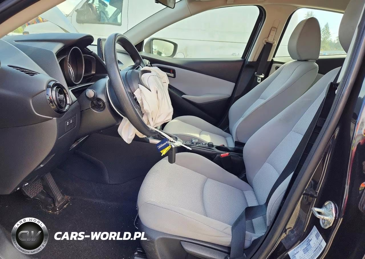 2019 Toyota Yaris L VIN:3MYDLBYV8KY522776 - 7
