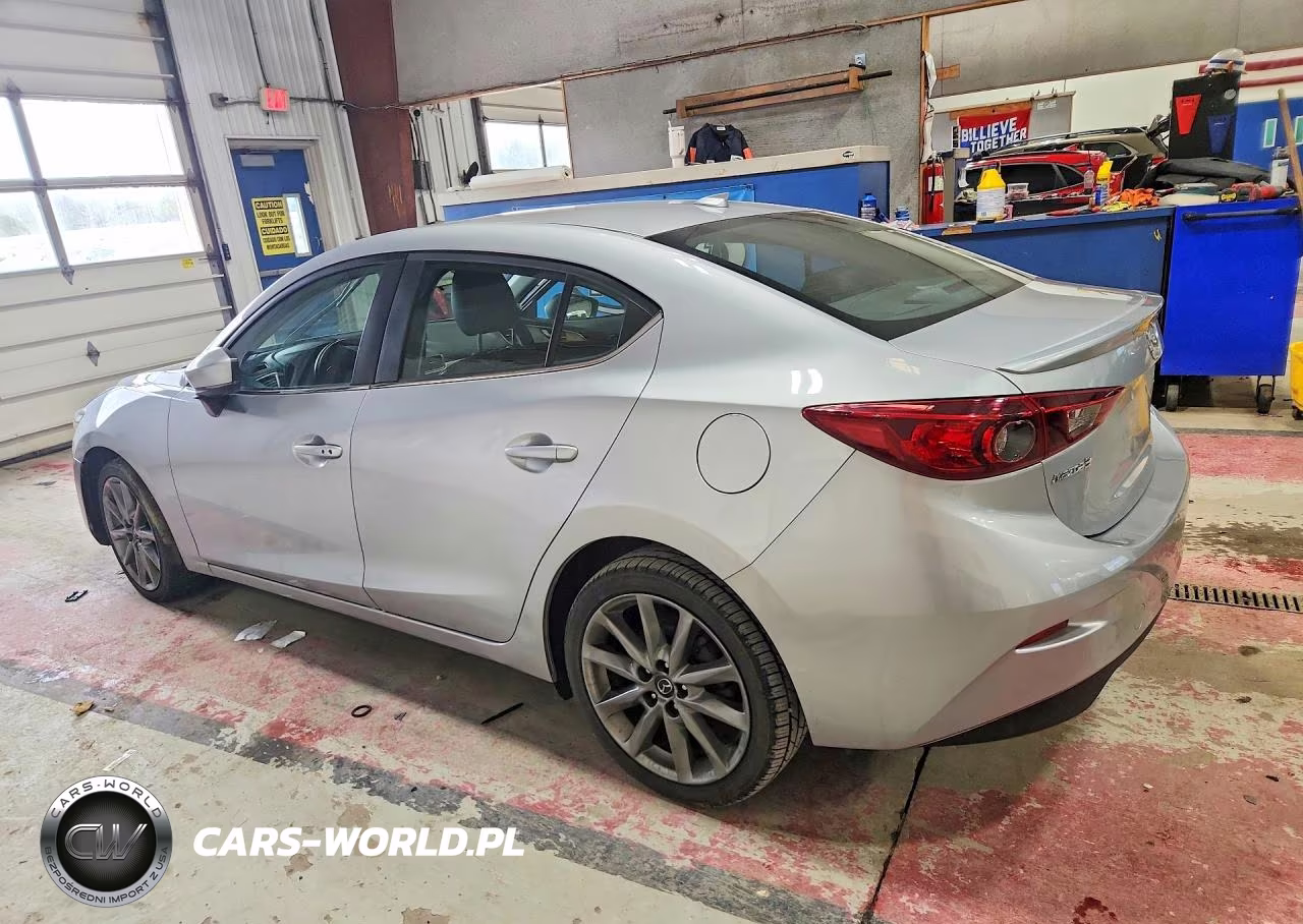2018 Mazda 3 Touring VIN:3MZBN1V35JM211970 - 2