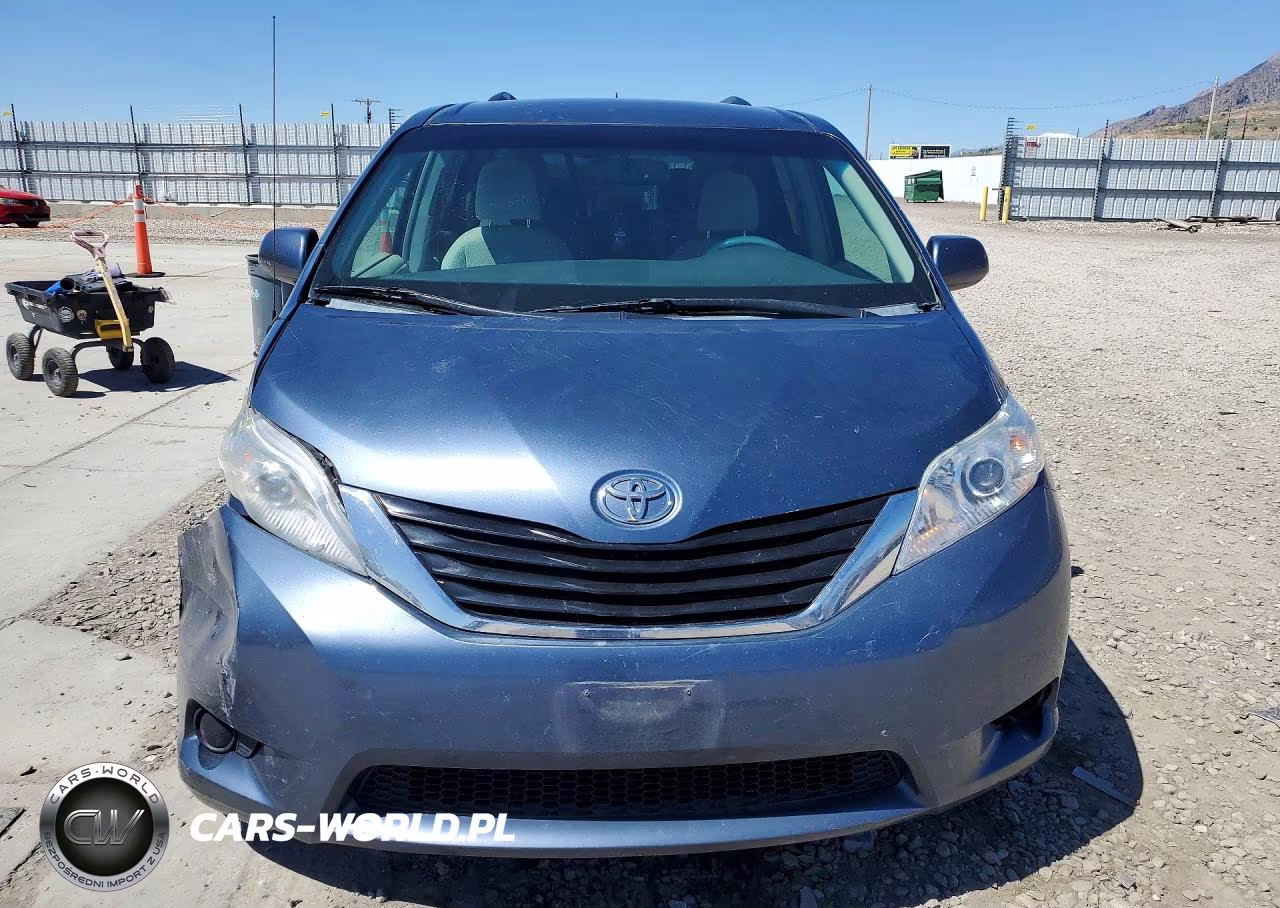 2014 Toyota Sienna Le VIN:5TDKK3DC5ES456380 - 5