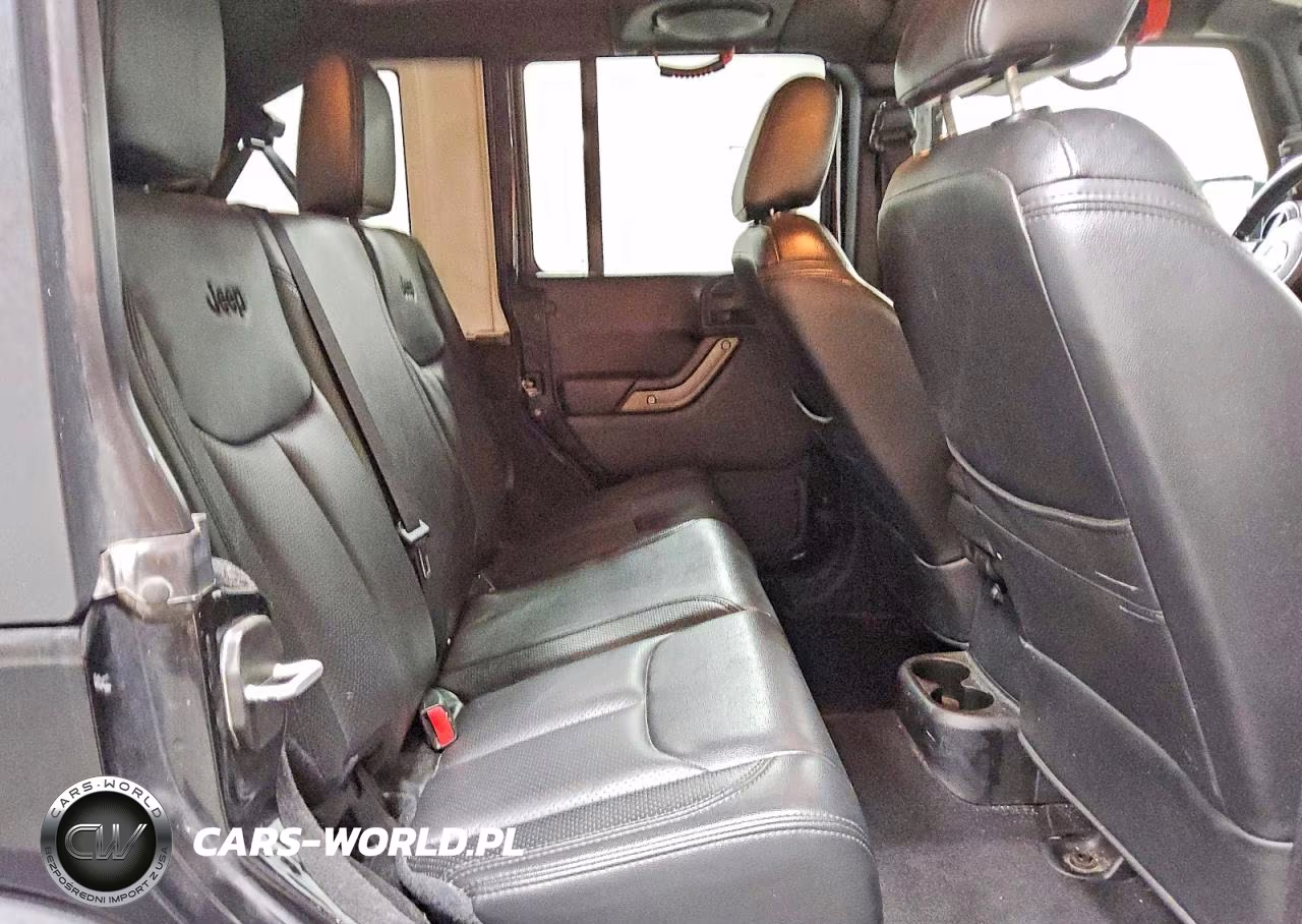 2013 Jeep Wrangler Unlimited Sport VIN:1C4BJWDG1DL598300 - 10
