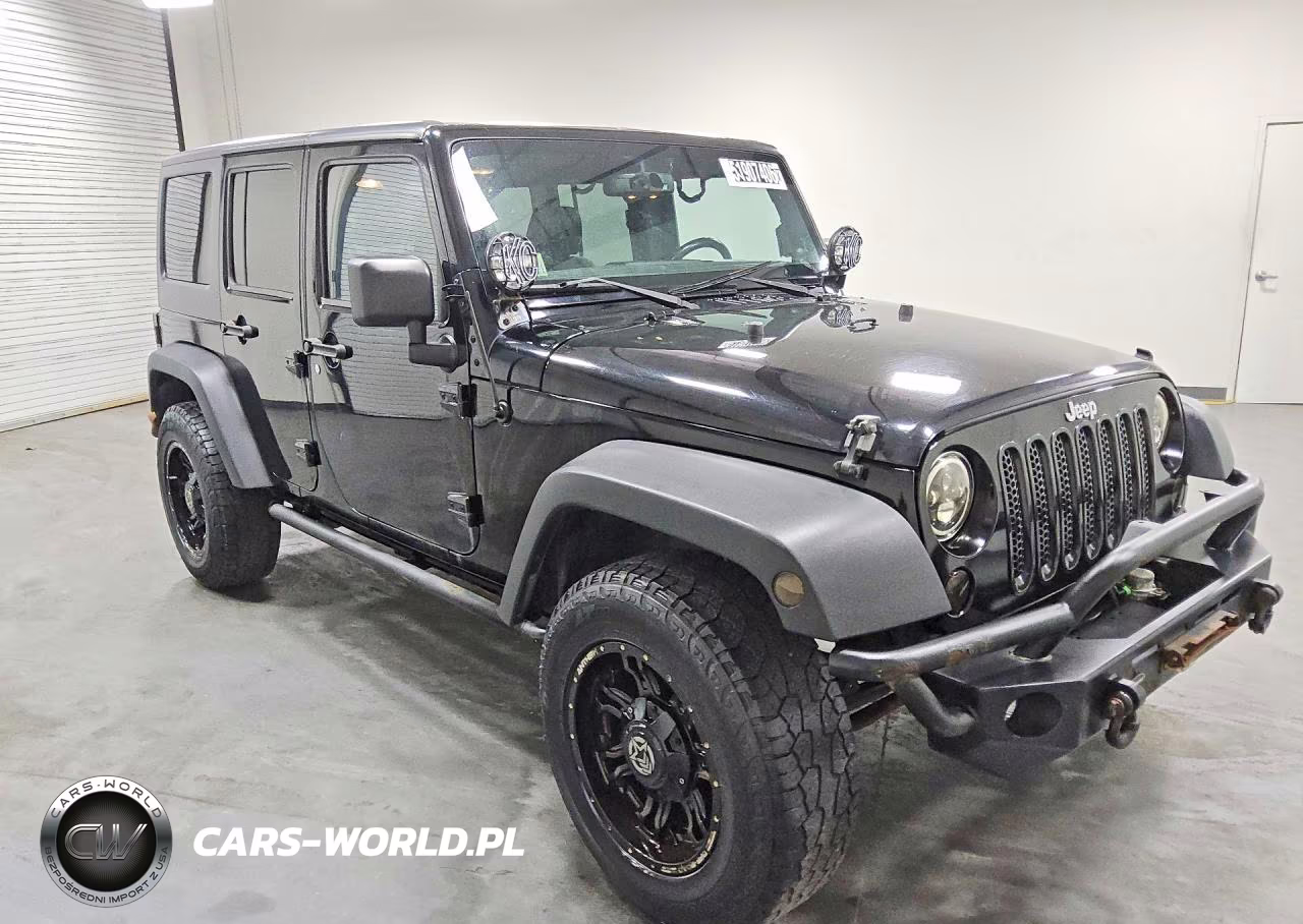 2013 Jeep Wrangler Unlimited Sport VIN:1C4BJWDG1DL598300 - 4
