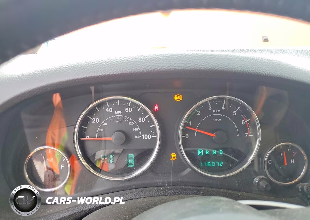 2011 Jeep Wrangler Unlimited VIN:1J4HA5H11BL627103 - 9