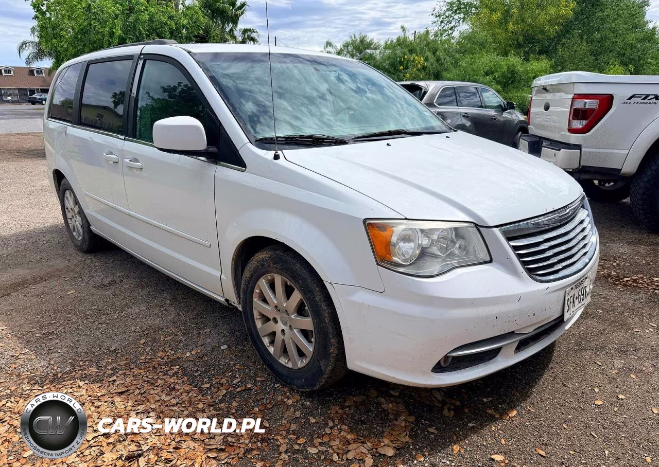 2016 Chrysler Town & Country Touring