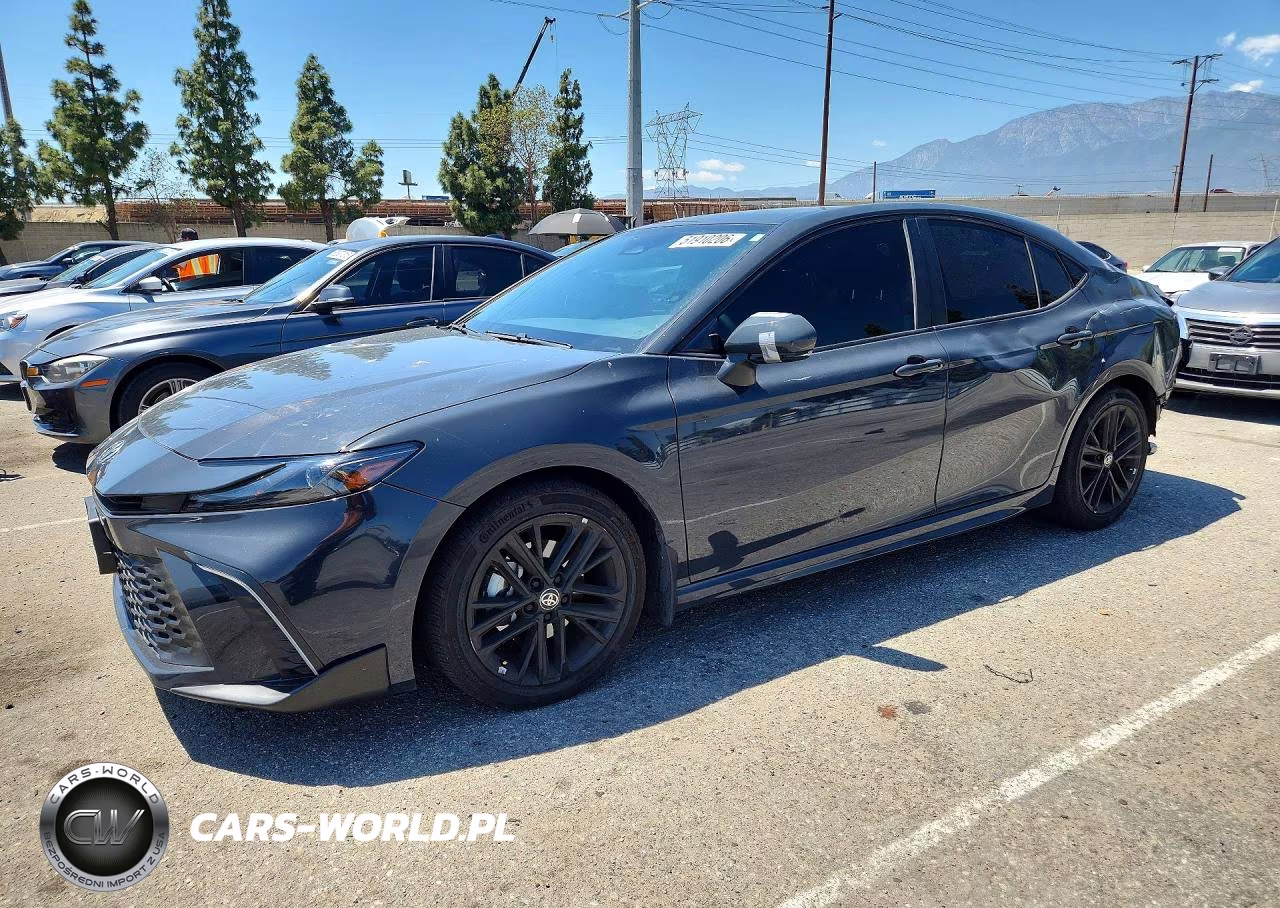 2025 Toyota Camry Se – zdjęcie 1 z 12