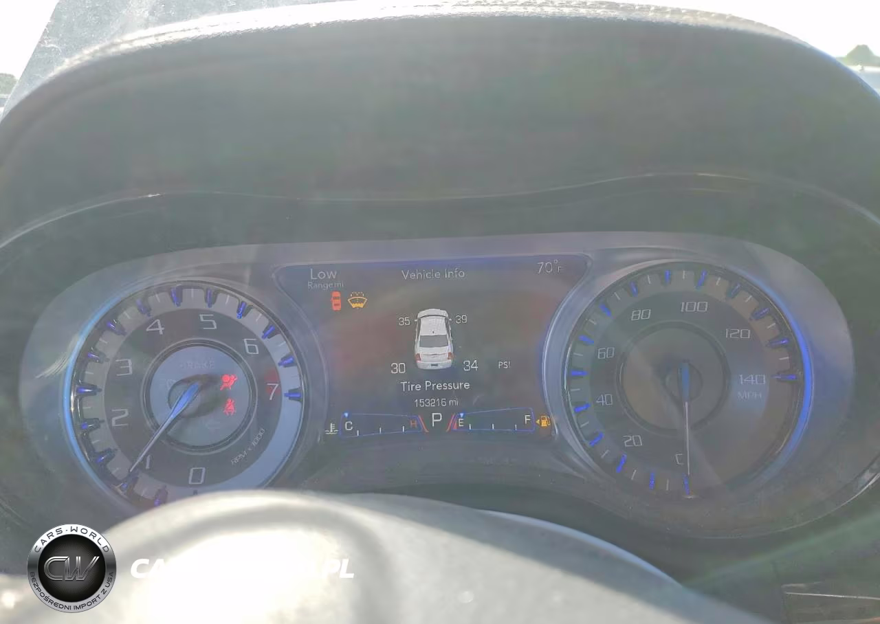2017 Chrysler 300 S VIN:2C3CCAGG2HH597385 - 9
