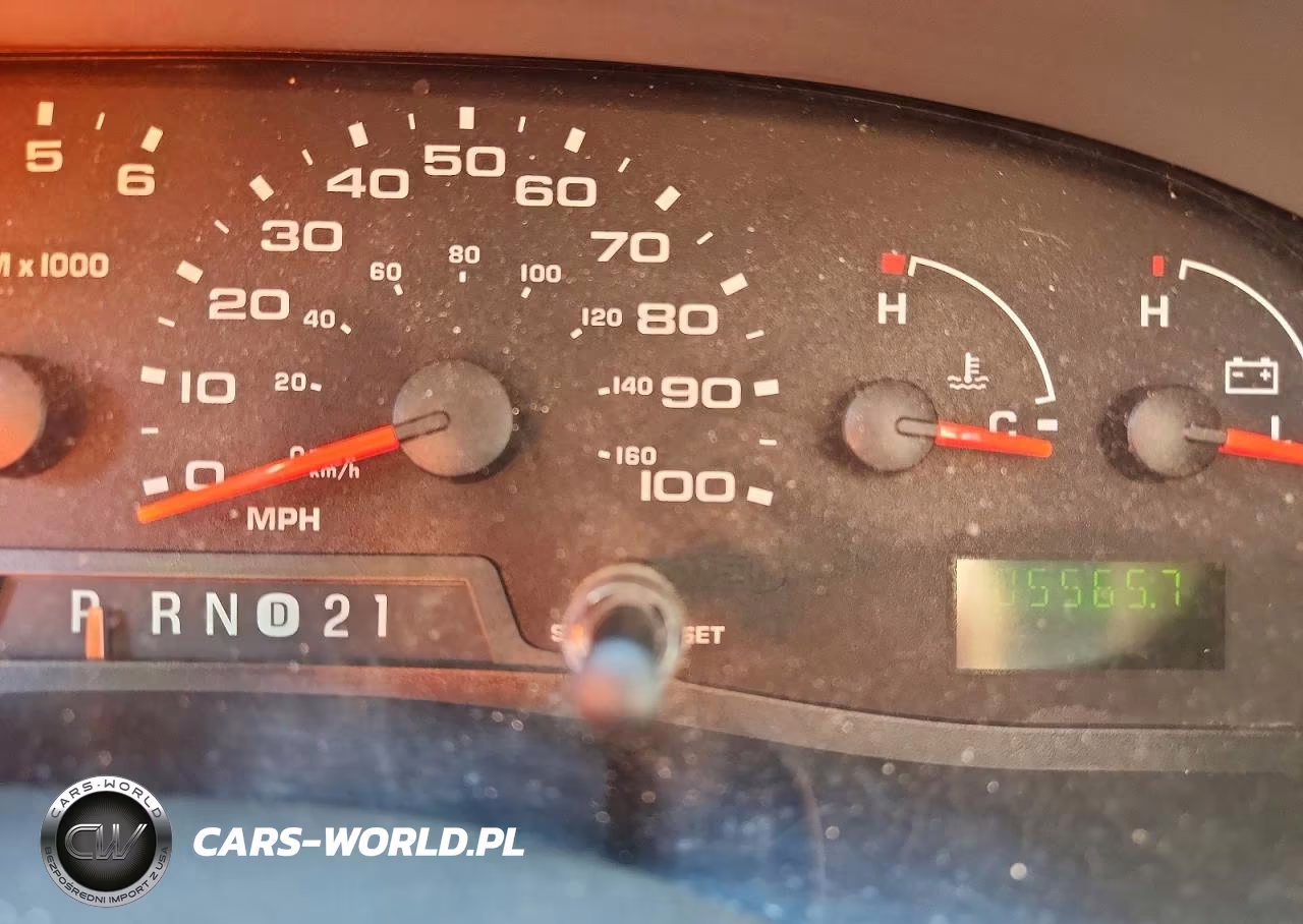 2004 Ford E150 Delivery Van VIN:1FTRE14W84HA42713 - 9