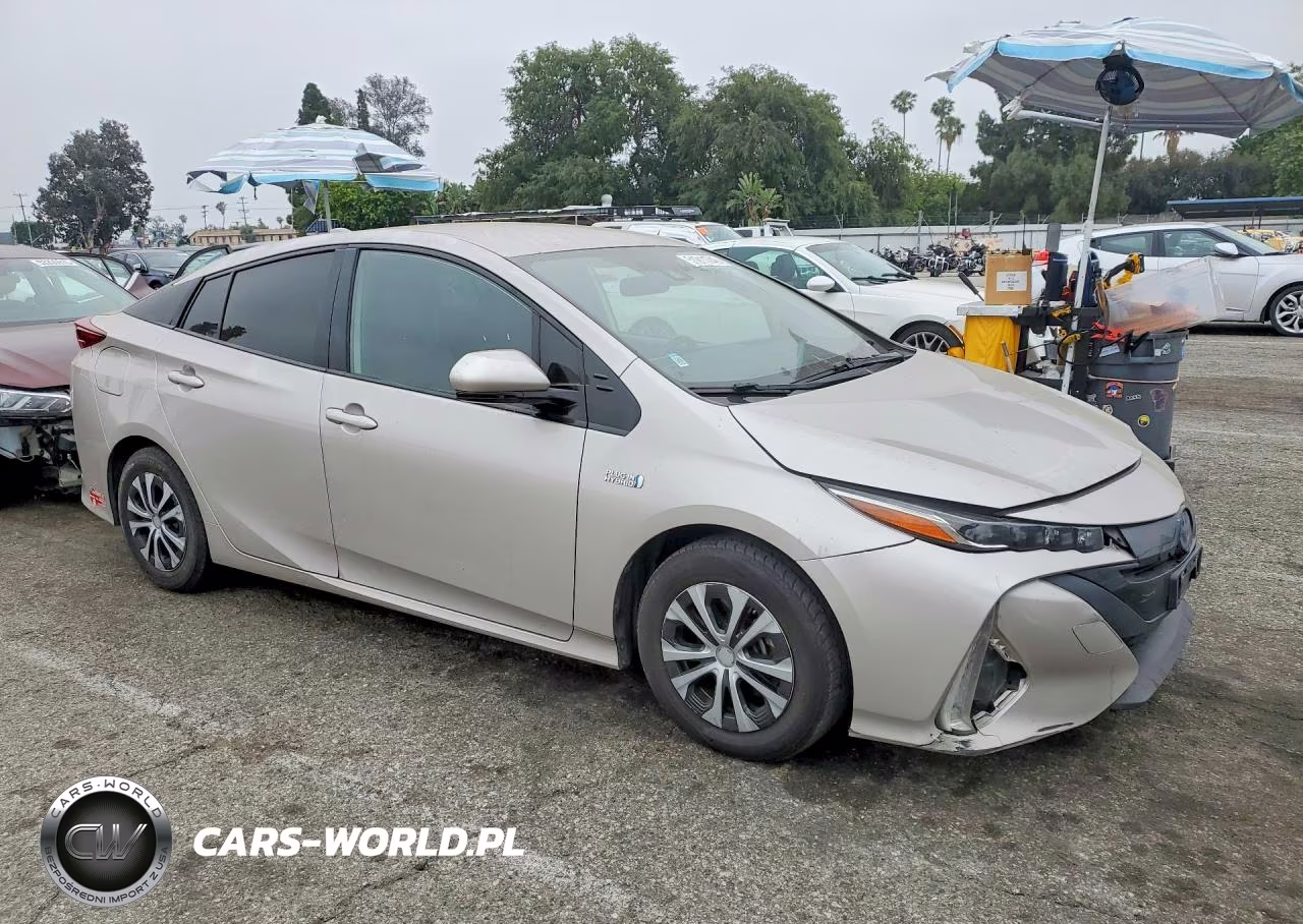 2020 Toyota Prius Prime Xle VIN:JTDKARFP7L3135512 - 4