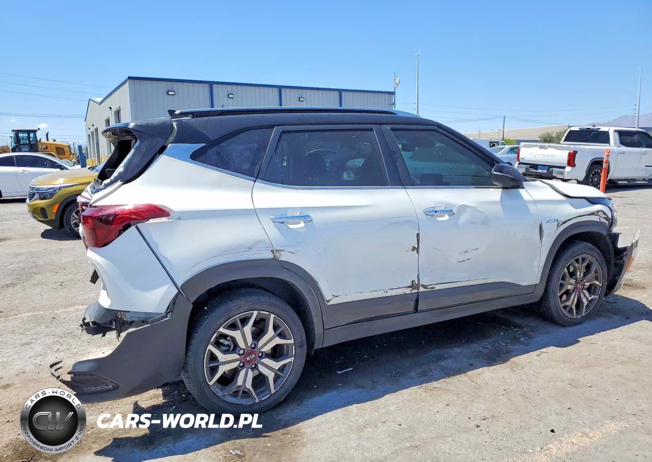 2021 Kia Seltos VIN:KNDETCA23M7203072 - 3