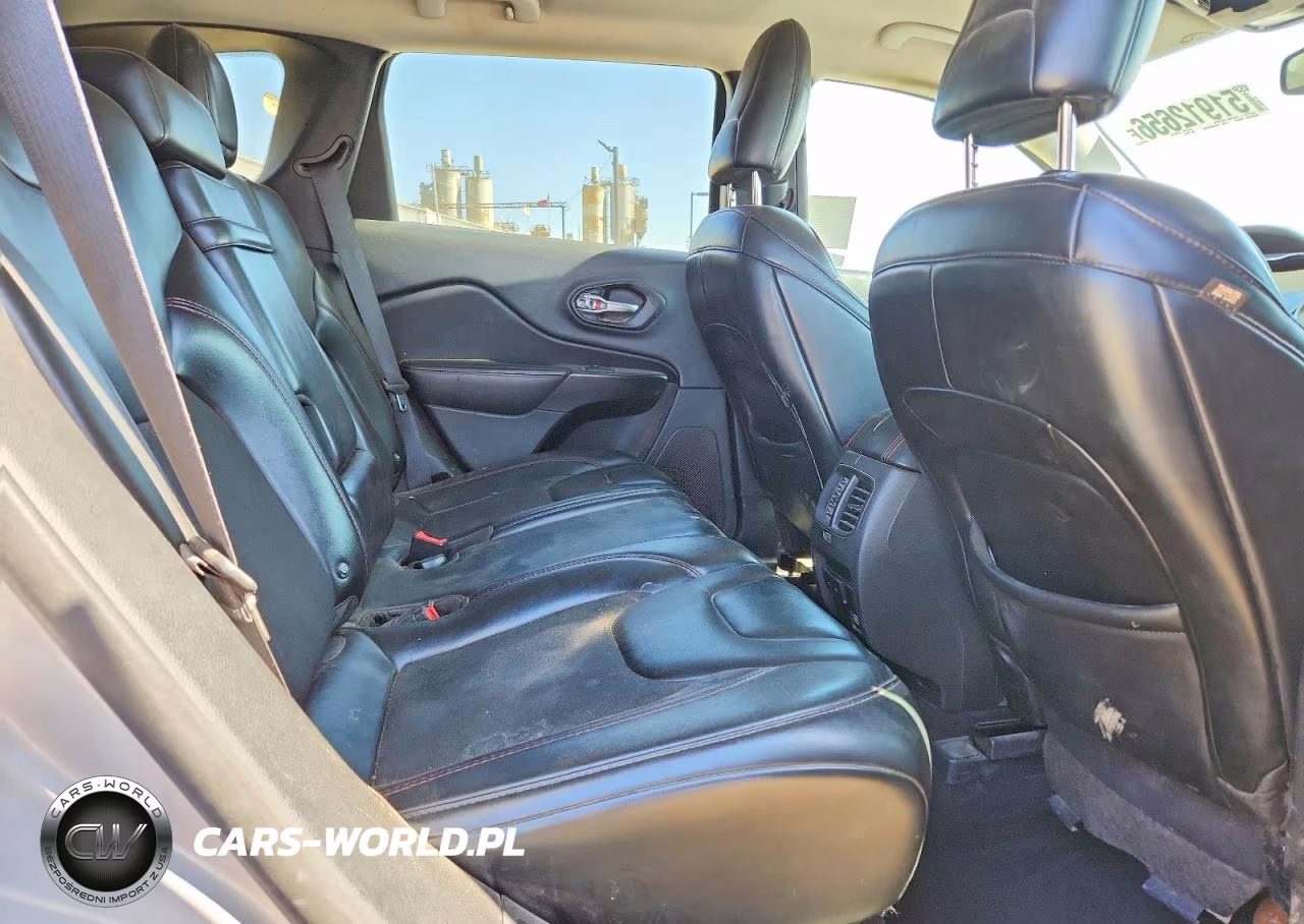 2019 Jeep Cherokee Trailhawk VIN:1C4PJMBX7KD130575 - 11