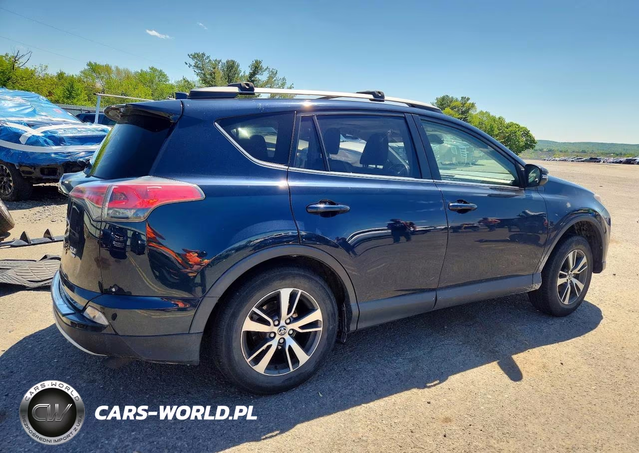 2018 Toyota Rav4 Xle VIN:JTMRFREV6JJ725323 - 3
