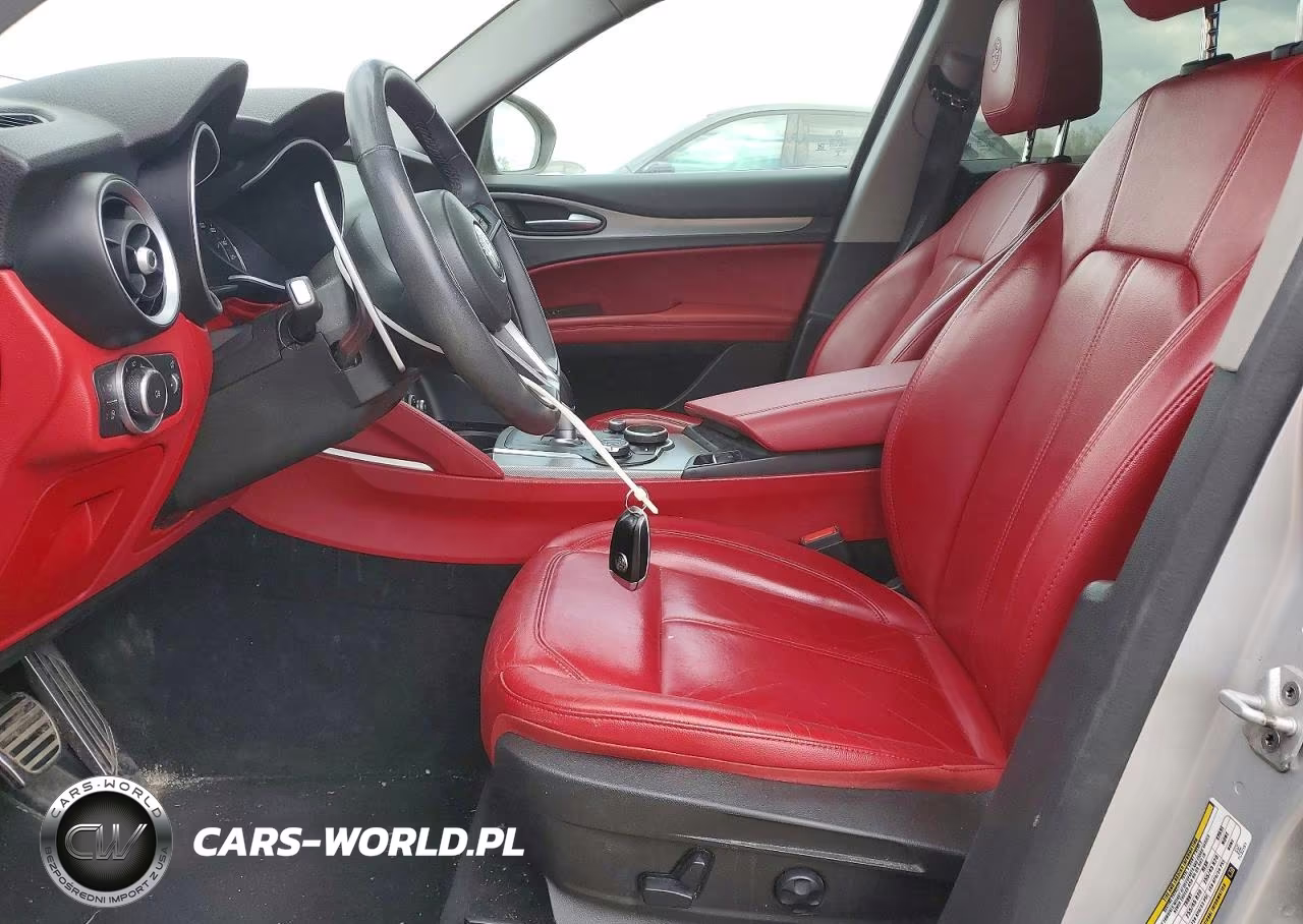 2019 Alfa Romeo Stelvio VIN:ZASPAKAN2K7C32151 - 7