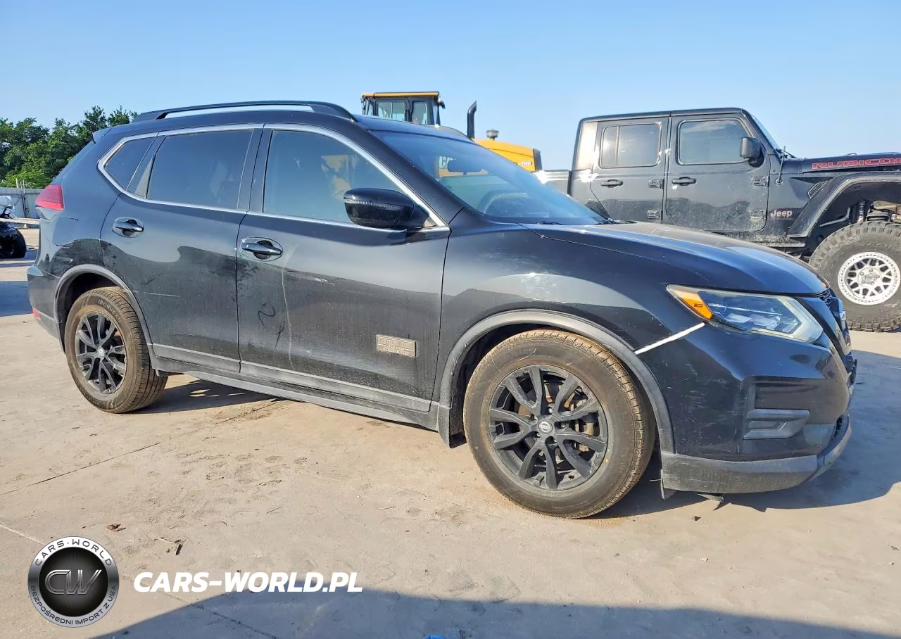 2017 Nissan Rogue Sv VIN:5N1AT2MT3HC771747 - 4
