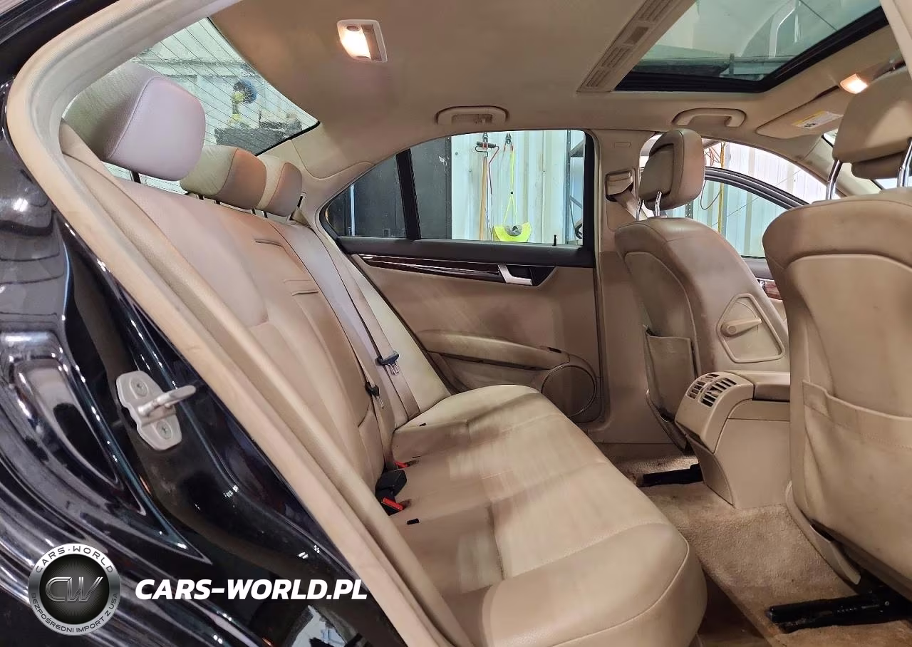 2012 Mercedes-Benz C 300 4Matic VIN:WDDGF8BB5CA617022 - 10