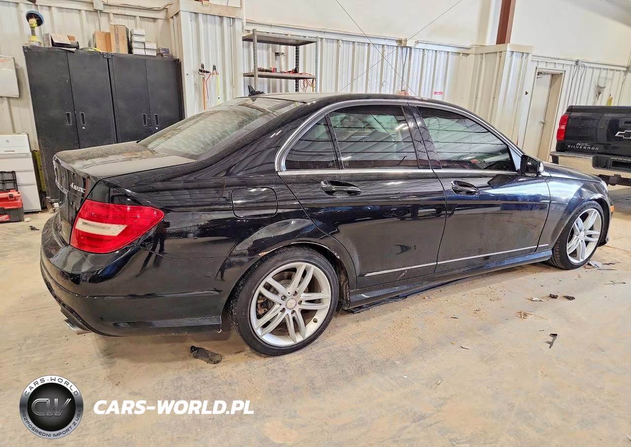 2012 Mercedes-Benz C 300 4Matic VIN:WDDGF8BB5CA617022 - 3