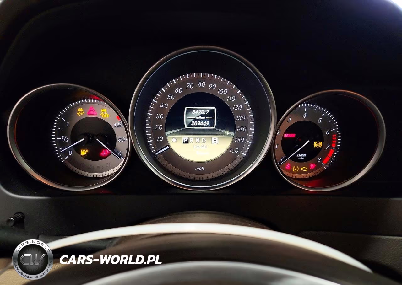 2012 Mercedes-Benz C 300 4Matic VIN:WDDGF8BB5CA617022 - 9