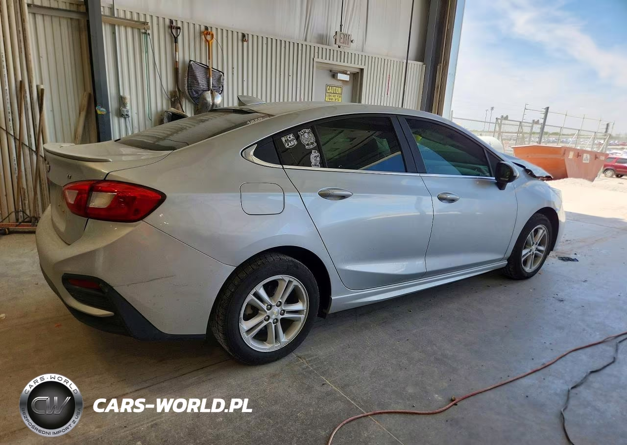 2018 Chevrolet Cruze Lt VIN:1G1BD5SM9J7164388 - 3