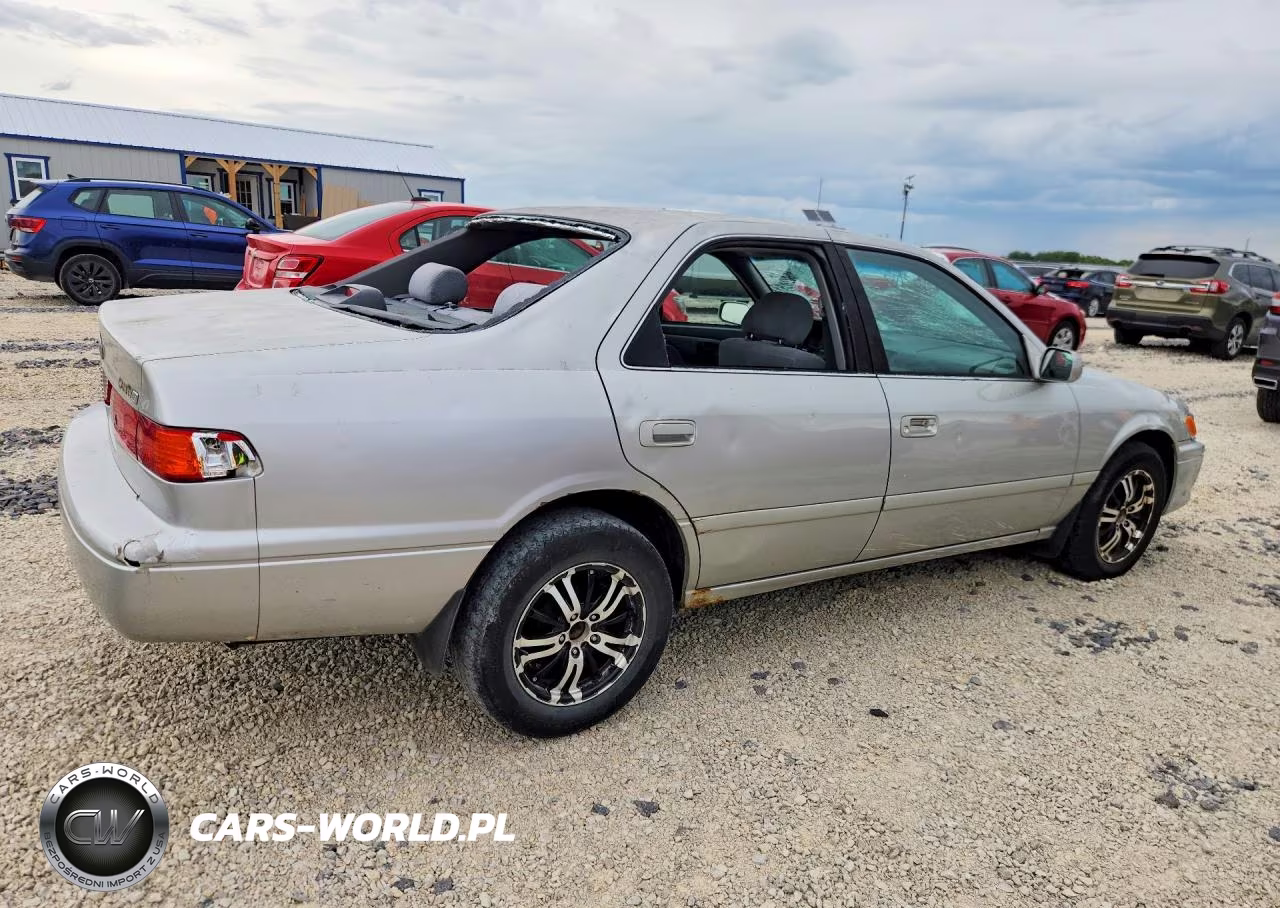 2001 Toyota Camry Le VIN:4T1BG22K51U048341 - 3