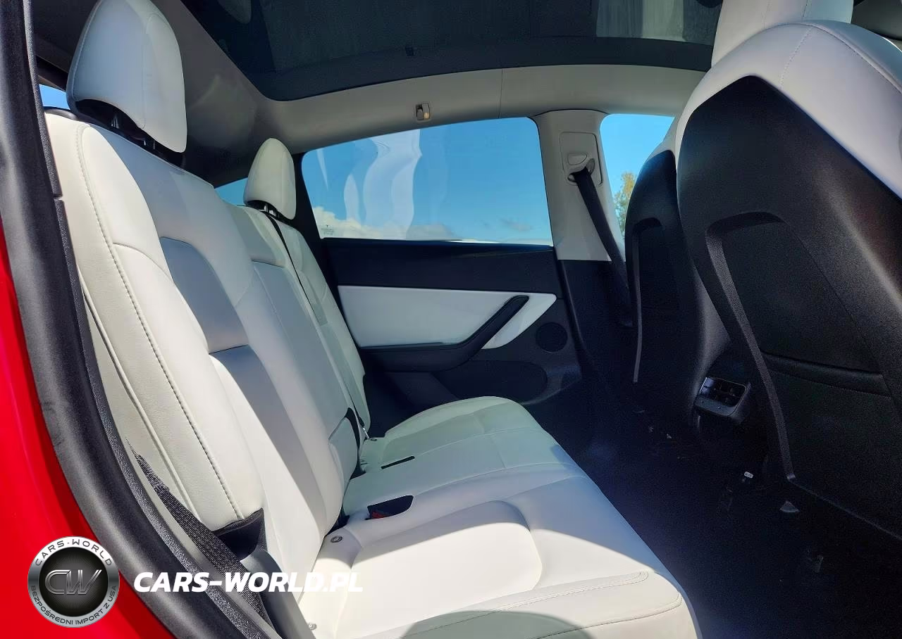 2020 Tesla Model Y VIN:5YJYGDEE5LF051560 - 10