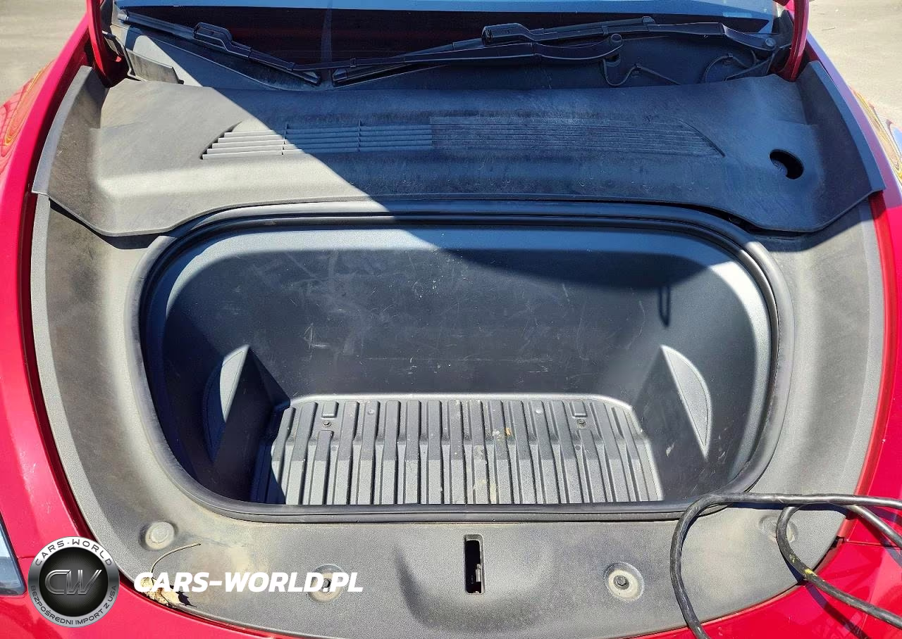 2020 Tesla Model Y VIN:5YJYGDEE5LF051560 - 11